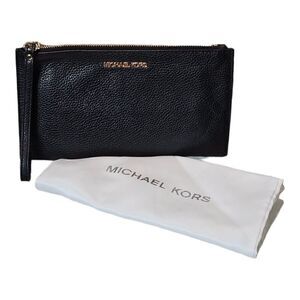 Michael Kors Womens Black Leather Zip Top Closure Clutch NWOT